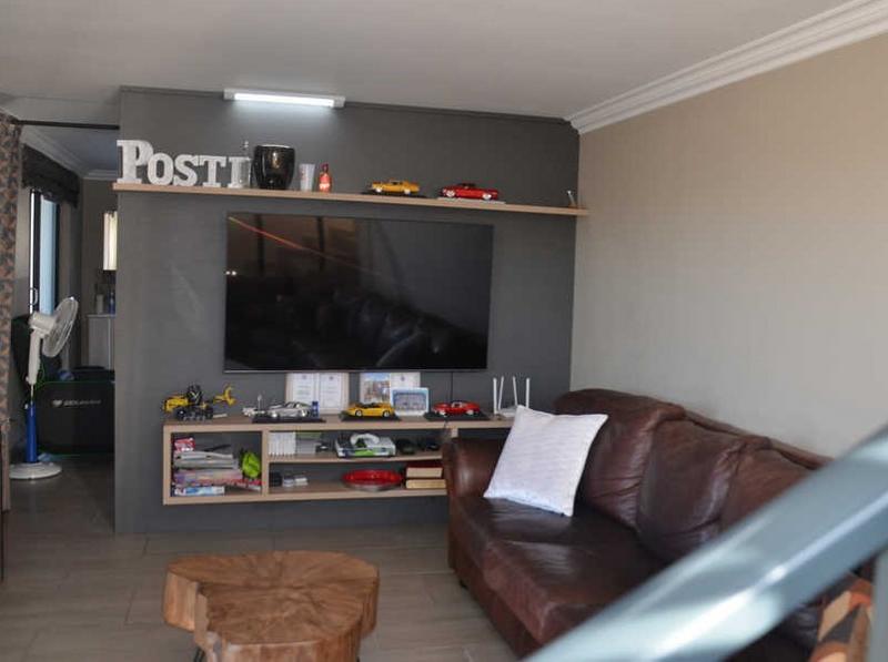 5 Bedroom Property for Sale in Island View Western Cape
